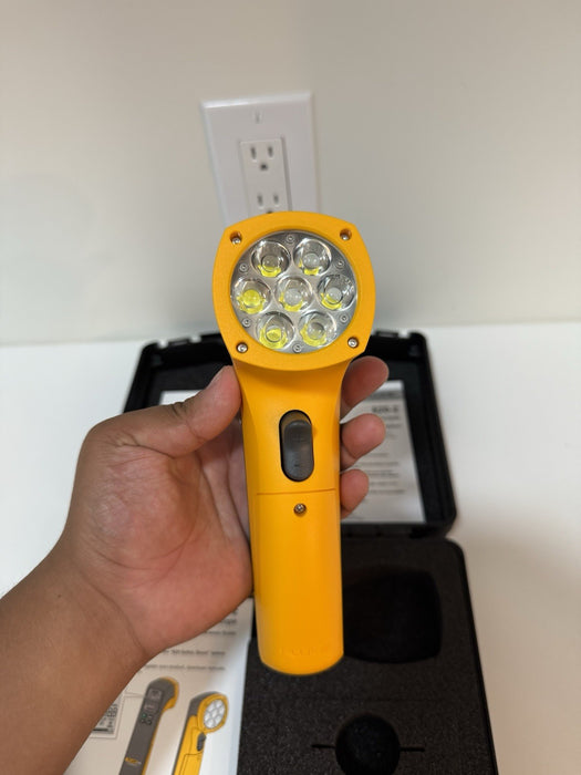 FLUKE 820-2 LED STROBOSCOPE W/ CASE & ACCESSORIES (NEW) SHIPS FREE