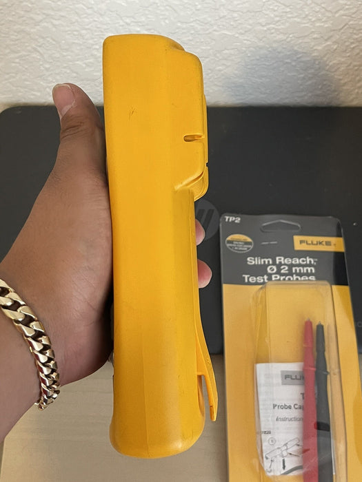 Fluke 717 3000G Pressure Calibrator