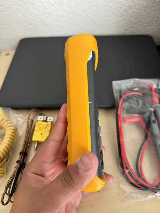 FLUKE 54 IIB 2 CHANNEL THERMOCOUPLE THERMOMETER W/PROBES -FREE SHIPPING (TESTED)