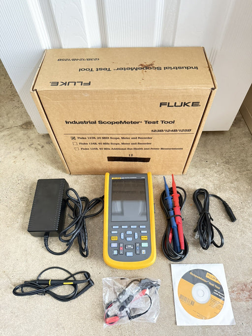 FLUKE 123B INDUSTRIAL SCOPE METER OSCILLOSCOPE 20 MHZ ( FREE SHIPPING )