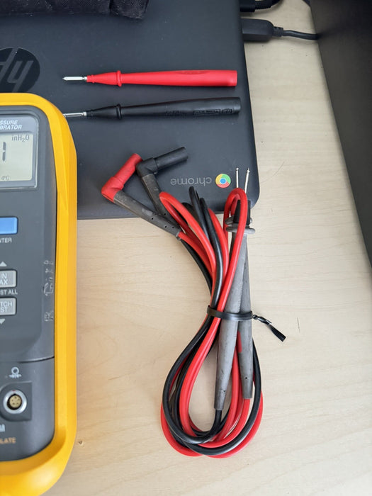 FLUKE 719-100G PRESSURE CALIBRATOR W/ BAG & LEADS - FREE SHIPPING
