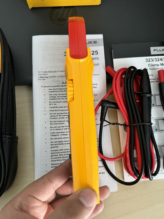 Fluke 325 True RMS DC AC Current and Voltage Tester Capacitance Clamp (NEW)