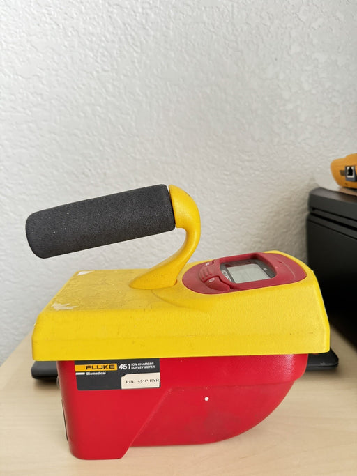FLUKE BIOMEDICAL 451P-RYR ION CHAMBER SURVER METER / MISSING COVER/FREE SHIPPING