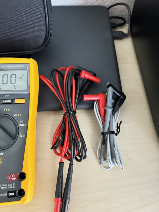 Fluke 179/EDA2 True RMS Digital Multimeter & Accessory Combo Kit