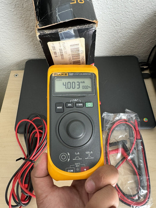 FLUKE 707 LOOP CALIBRATOR W/ ACCESSORIES - FREE SHIPPING