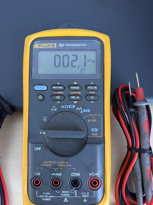 FLUKE 787 PROCESSMETER W/LEADS (SHIPS FAST) FREE SHIPPING (TESTED)