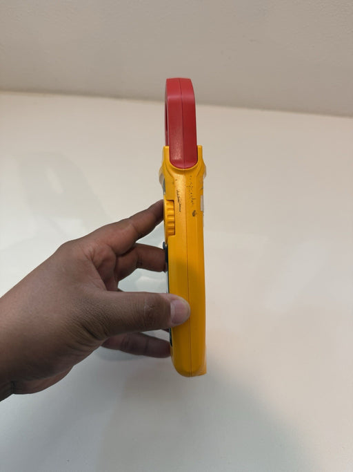 FLUKE 323 TRUE RMS (PARTS ONLY) FOR PARTS - SHIPS FAST