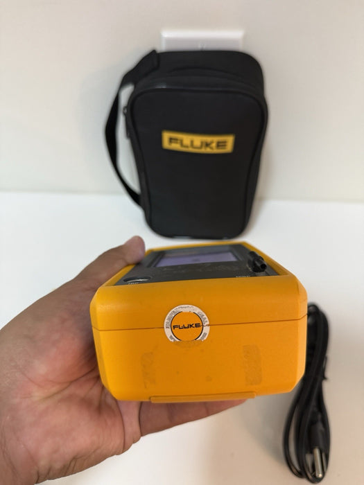 FLUKE PROSIM 4 VITAL SIGNS & ECG SIMULATOR W/ BAG & CHARGER (TESTED) SHIPS FREE