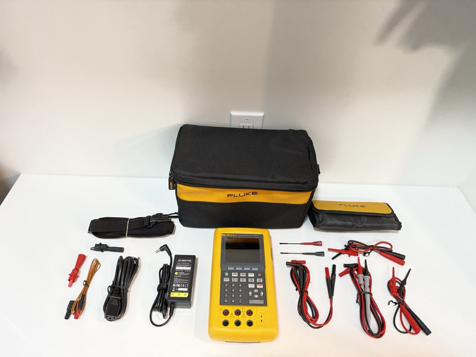 FLUKE 744 PROCESS CALIBRATOR W/ NEW LEAD SET & BAG (TESTED) SHIPS FAST