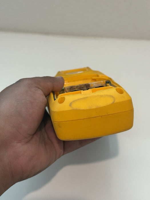 FLUKE 712B RTD CALIBRATOR  (PARTS ONLY) FOR PARTS