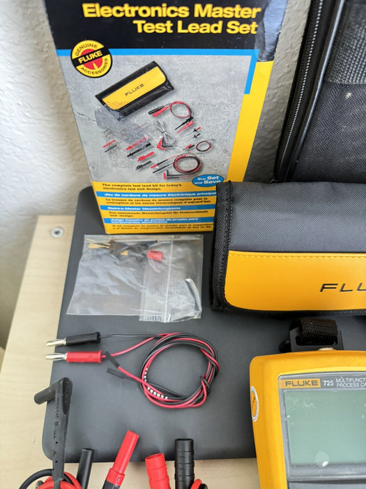 FLUKE 725 MULTIFUNCTION PROCESS CALIBRATOR W / NEW TLK287 LEAD KIT - FREE SHIPS