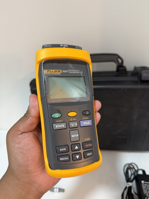 FLUKE 1523 REFERENCE THERMOMETER W/ PROBE & CASE (CALIBRATED 2023) TESTED