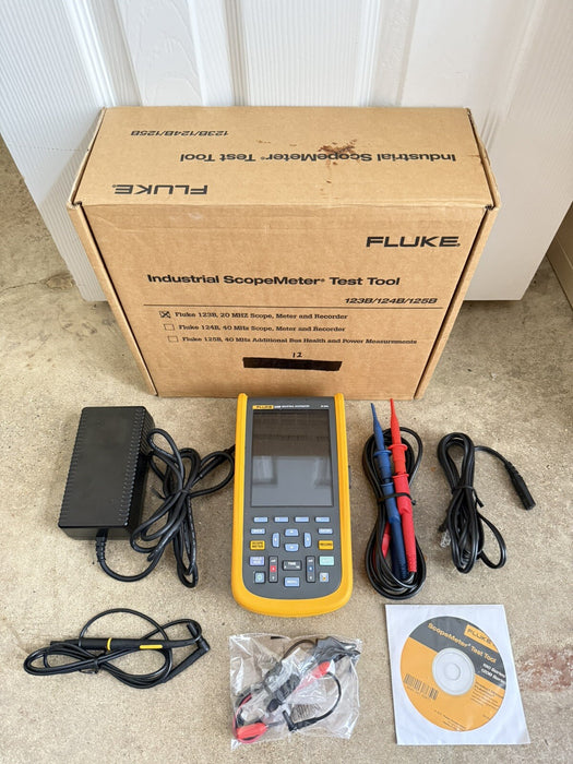 FLUKE 123B INDUSTRIAL SCOPE METER OSCILLOSCOPE 20 MHZ ( FREE SHIPPING )