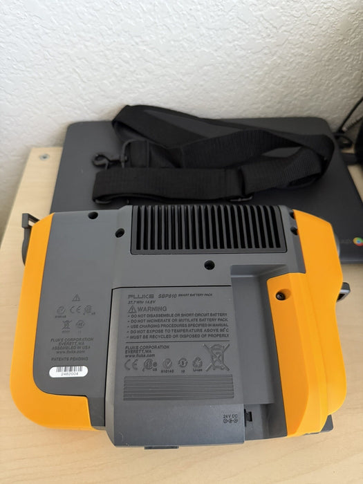 FLUKE 810 VIBRATION TESTER W /TACHOMETER & TRIAXIAL ACCELEROMETER/FREE SHIPPING
