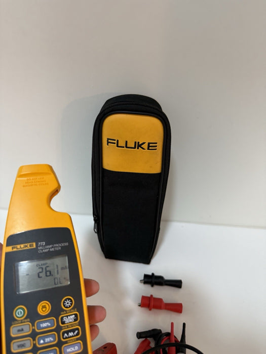 FLUKE 773 MILLIAMP CLAMP METER / W BAG & LEADS (TESTED) SHIPS FAST