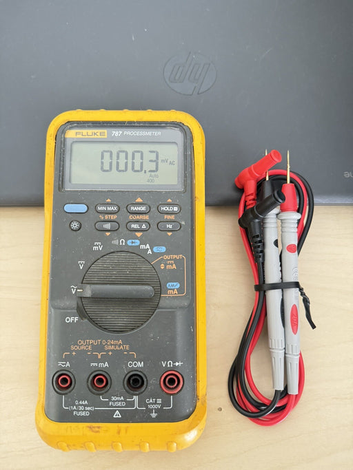 FLUKE 787 PROCESSMETER W/LEADS (SHIPS FAST) FREE SHIPPING