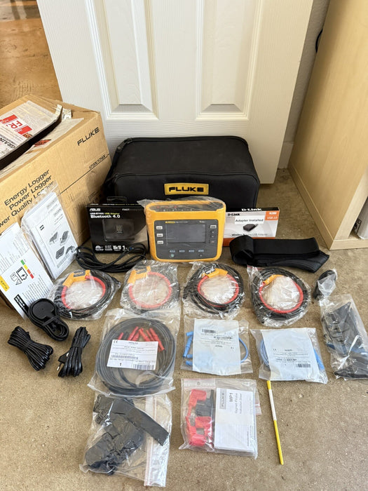 FLUKE 1738 POWER LOGGER KIT 3 PHASE W/ACCESSORIES/CALIBRATED 2026 NEW SHIPS FREE