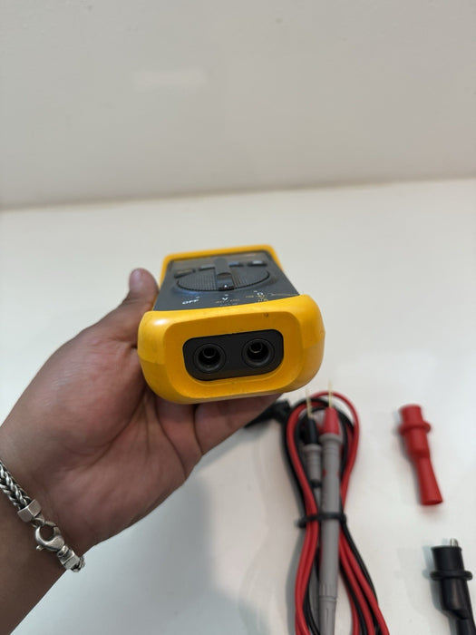 FLUKE 16 MULTIMETER W/ LEADS - SHIPS FAST (TESTED)