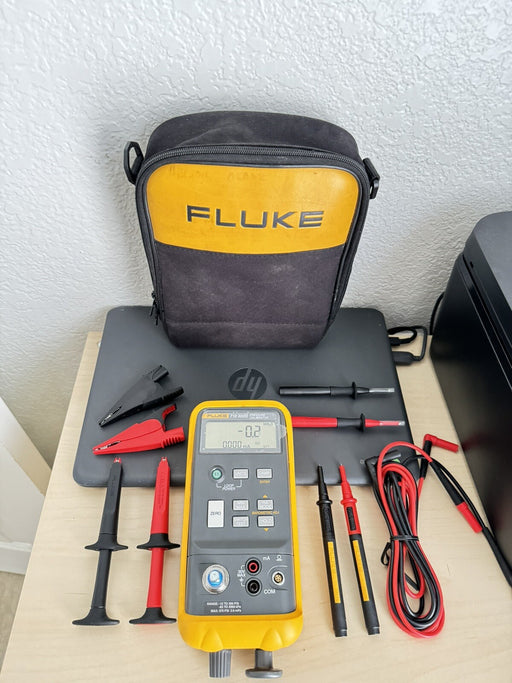 FLUKE 718-300G PRESSURE CALIBRATOR (NEW LEADS & ACCESSORIES ) SHIPS NEXT DAY