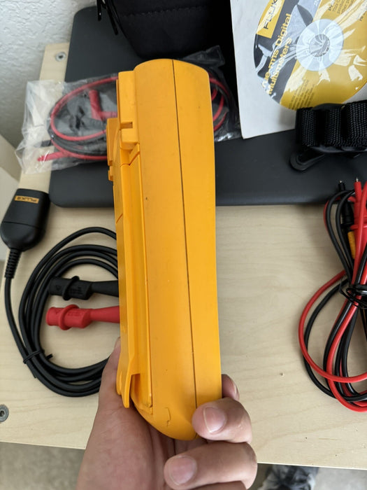 FLUKE 289 FVF DIGITAL MULTIMETER W/ BAG & LEADS - SHIPS FAST
