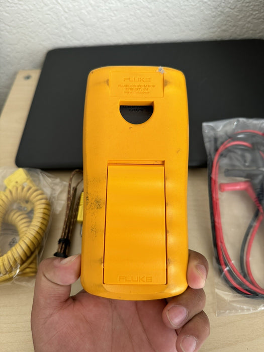 FLUKE 54 IIB 2 CHANNEL THERMOCOUPLE THERMOMETER W/PROBES -FREE SHIPPING (TESTED)