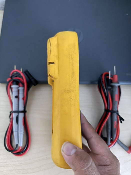 FLUKE 787 PROCESSMETER W/LEADS (SHIPS FAST) FREE SHIPPING (TESTED)
