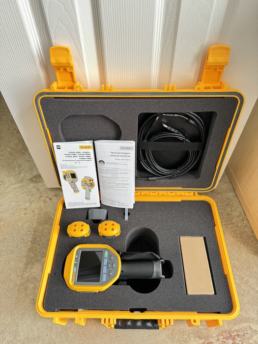 FLUKE TI480PRO IR CAMERA 60HZ, 640 X 480 , 2 BATTERIES W/ CHARGE & CASE / NEW