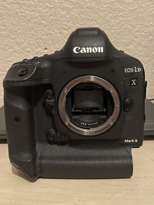 Canon EOS-1D X Mark II 20.2MP Digital SLR Camera - Black (No Accesories)