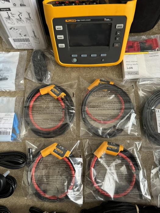 FLUKE 1738/EUS/WWG POWER LOGGER KIT 3 PHASE W/ BAG/FREE SHIPPING/GOOD CONDITION