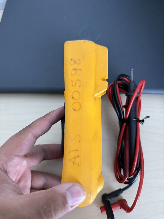 FLUKE 117 TRUE RMS MULTIMETER W/LEADS - SHIPS FAST