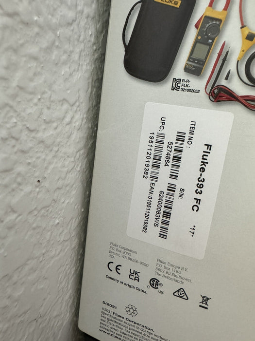 FLUKE 393 FC CAT III 1500 V True-rms Clamp Meter (NEW SEALED) - SHIPS FAST