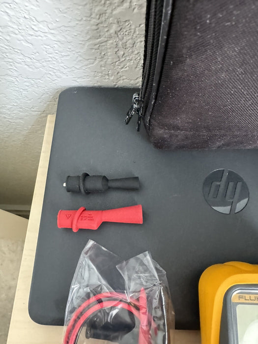 FLUKE 719-100G PRESSURE CALIBRATOR W/ BAG & LEADS - FREE SHIPPING