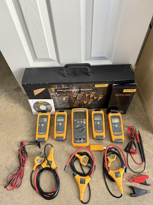 Fluke 3000 FC IND Wireless True-RMS Digital Multimeter Industrial Kit
