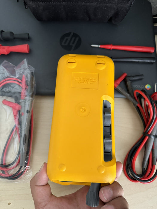 FLUKE 719-100G PRESSURE CALIBRATOR W/ BAG & LEADS - FREE SHIPPING