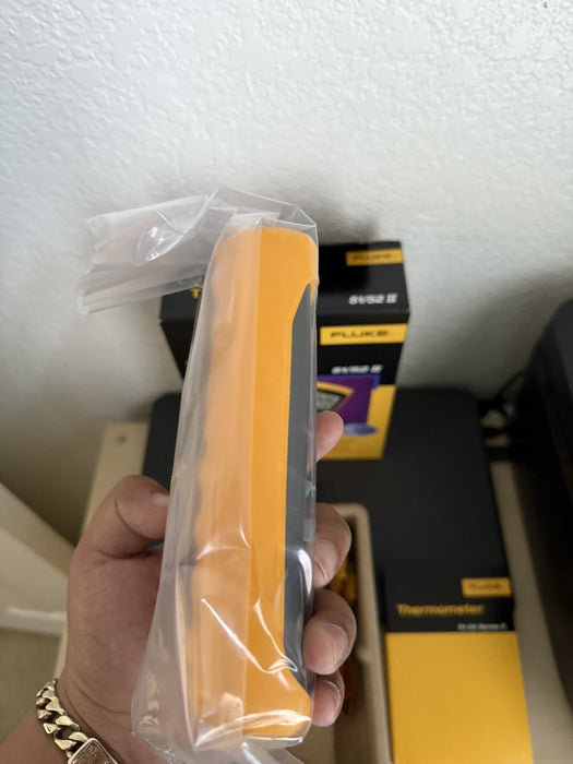 FLUKE 52-II 60HZ DUAL DIGITAL THERMOCOUPLE THERMOMETER /NEW SEALED/FREE SHIPPING