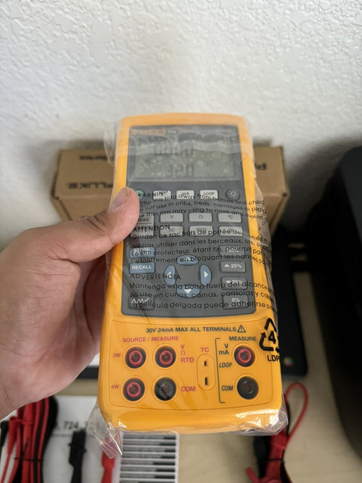 FLUKE 724 TEMPERATURE CALIBRATOR / NEW SEALED - FREE SHIPPING