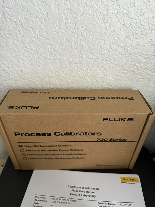 FLUKE 724 TEMPERATURE CALIBRATOR - CALIBRATED 2022 / NEW SEALED - FREE SHIPPING