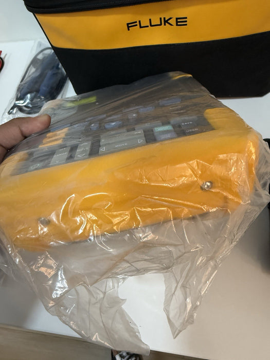 FLUKE 190-204 SCOPEMETER 4CH 200MHZ 2.5GS/S (NEW SEALED) SHIPS FAST - TESTED