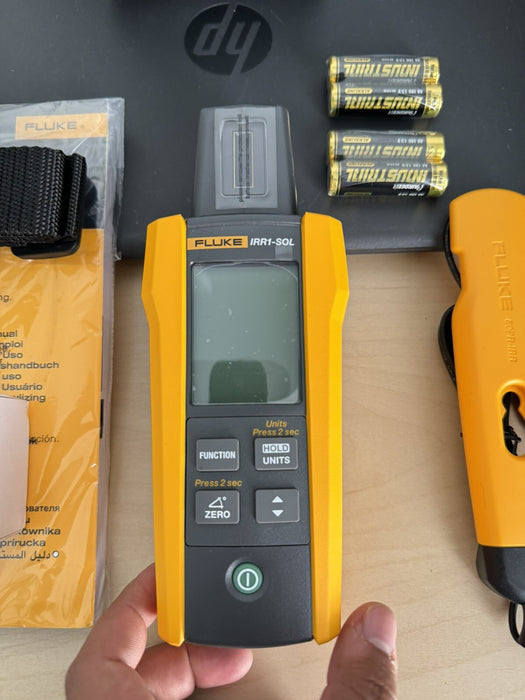 FLUKE IRR1-SOL SOLAR IRRADIANCE MTER W/ CASE - NEW / SHIP FAST - FREE SHIPPING