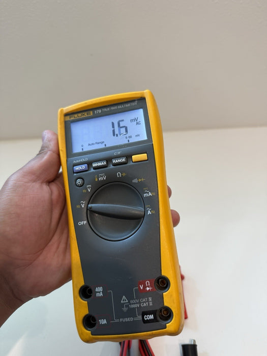 FLUKE 179 TRUE RMS MULTIMETER W/LEADS & CLIPS - SHIPS FAST