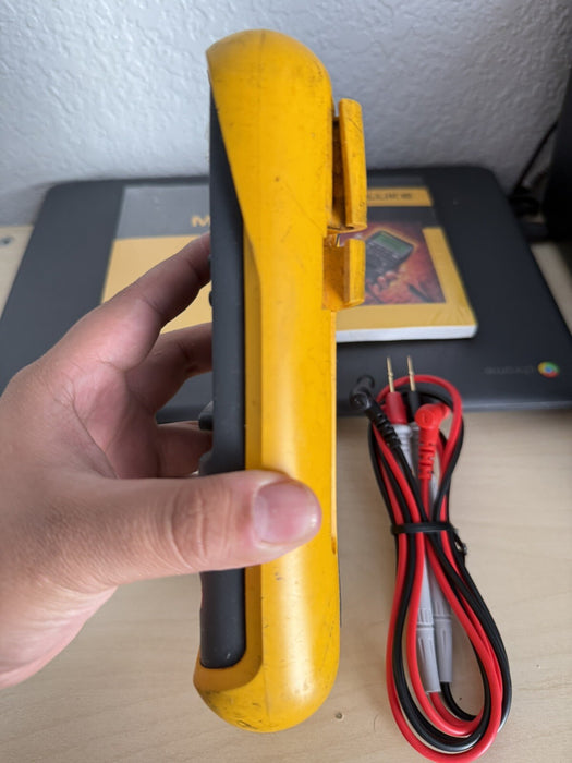 FLUKE 87 III TRUE RMS MULTIMETER W/ LEADS & MANUALS - SHIPS FAST
