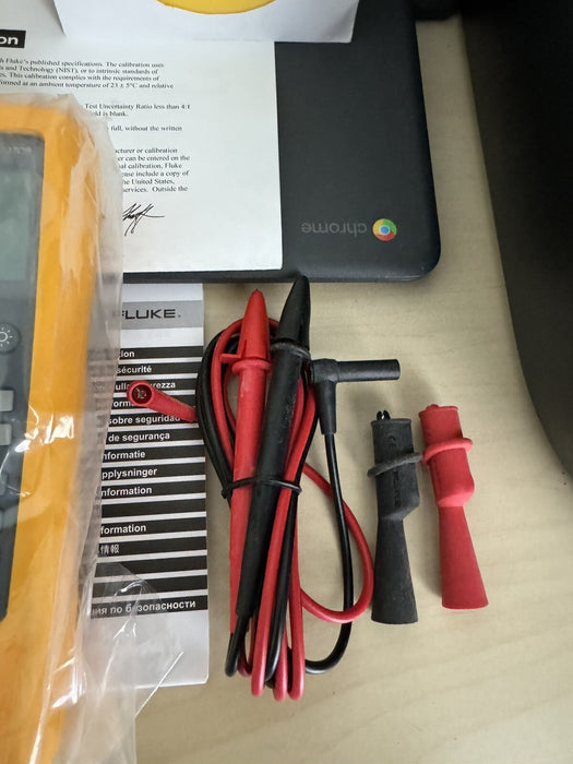 FLUKE 724 TEMPERATURE CALIBRATOR METER / NEW SEALED - FREE SHIPPING