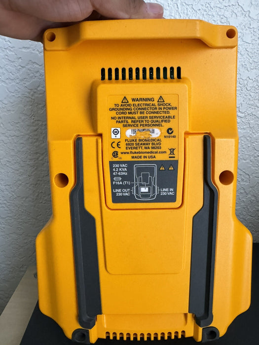 FLUKE ESA615 EU 230V ELECTRICAL SAFETY ANALYZER W/ ACCESSORIES - FREE SHIPPING