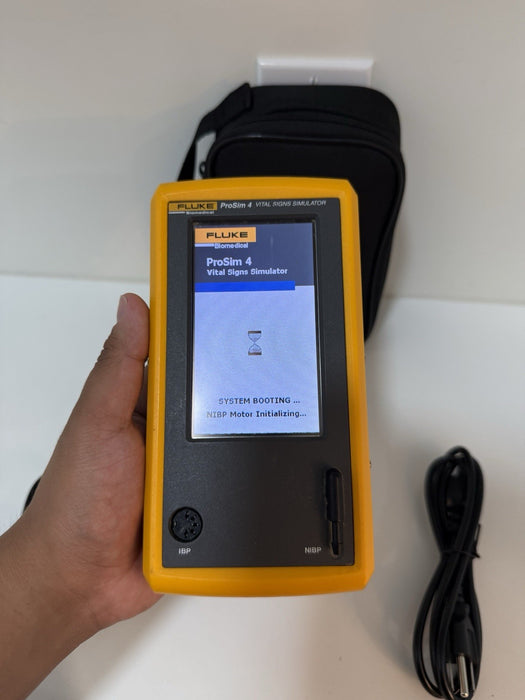 FLUKE PROSIM 4 VITAL SIGNS & ECG SIMULATOR W/ BAG & CHARGER (TESTED) SHIPS FREE