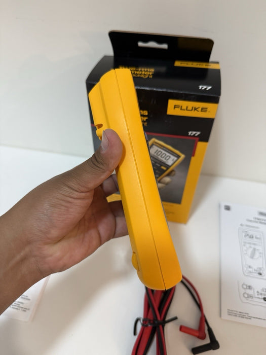 FLUKE 177 TRUE RMS MULTIMETER (NEE FACTORY SEALED) CALIBRATED 2025 / SHIPS FAST