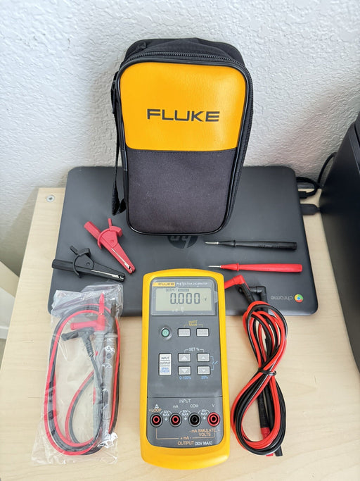 FLUKE 715 VOLT/mA CALIBRATOR W/ACCESSORIES (TESTED) - FREE SHIPPING