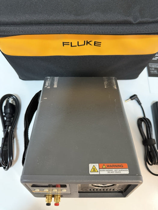 FLUKE 9140 DRY-WELL CALIBRATOR W/BAG & CHARGER (TESTED) SHIPS FAST