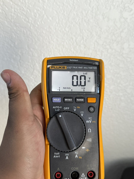 FLUKE 117 TRUE RMS MULTIMETER W/ NEW TL75 - SHIPS FAST
