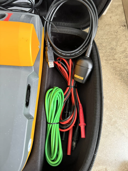 FLUKE 1550C 5KV INSULATION TESTER W CASE & LEADS /CALIBRATED 2024 -FREE SHIPPING