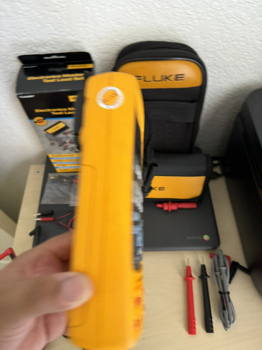 FLUKE 725 MULTIFUNCTION PROCESS CALIBRATOR W / NEW TLK287 LEAD KIT - FREE SHIPS